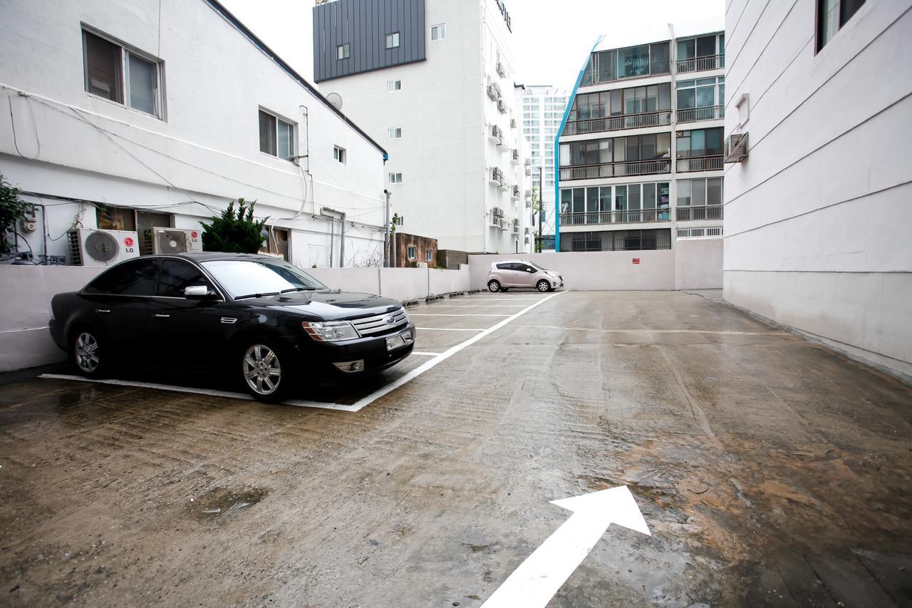 Gwangan Blue Moon Motel Busan Bagian luar foto