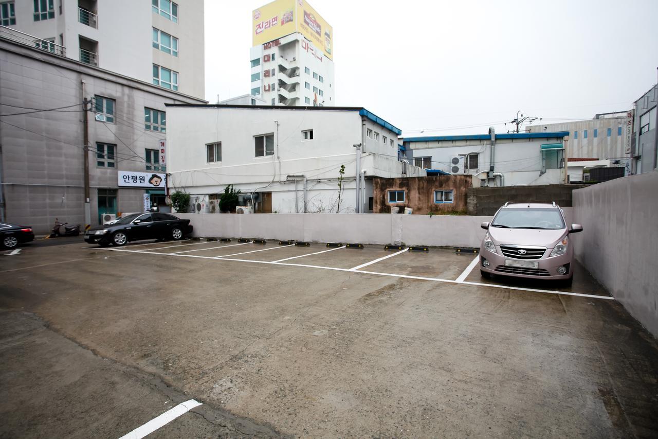 Gwangan Blue Moon Motel Busan Bagian luar foto