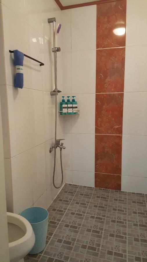 Gwangan Blue Moon Motel Busan Bagian luar foto